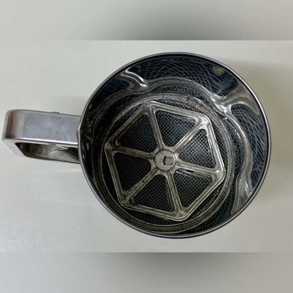 Mid Century Vtg Large Flour Sifter Made in Japan - Picture 10 of 13